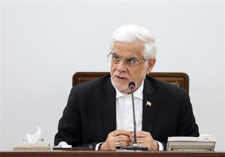 معاون اول رئیس‌جمهور در وزارت امور اقتصادی و دارایی مطرح کرد: باید به مردم اعتماد کرد