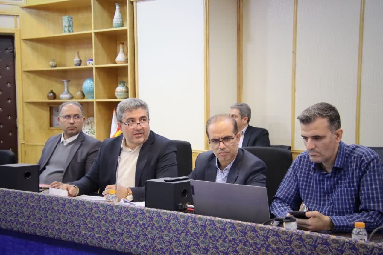 در جلسه استاندار و مدیرکل امور اقتصادی و دارایی استان با سفیر ایران در روسیه مصوب شد؛
ایجاد کارگروه مشترک اقتصادی جهت همکاری دوجانبه استان سمنان و کشور روسیه