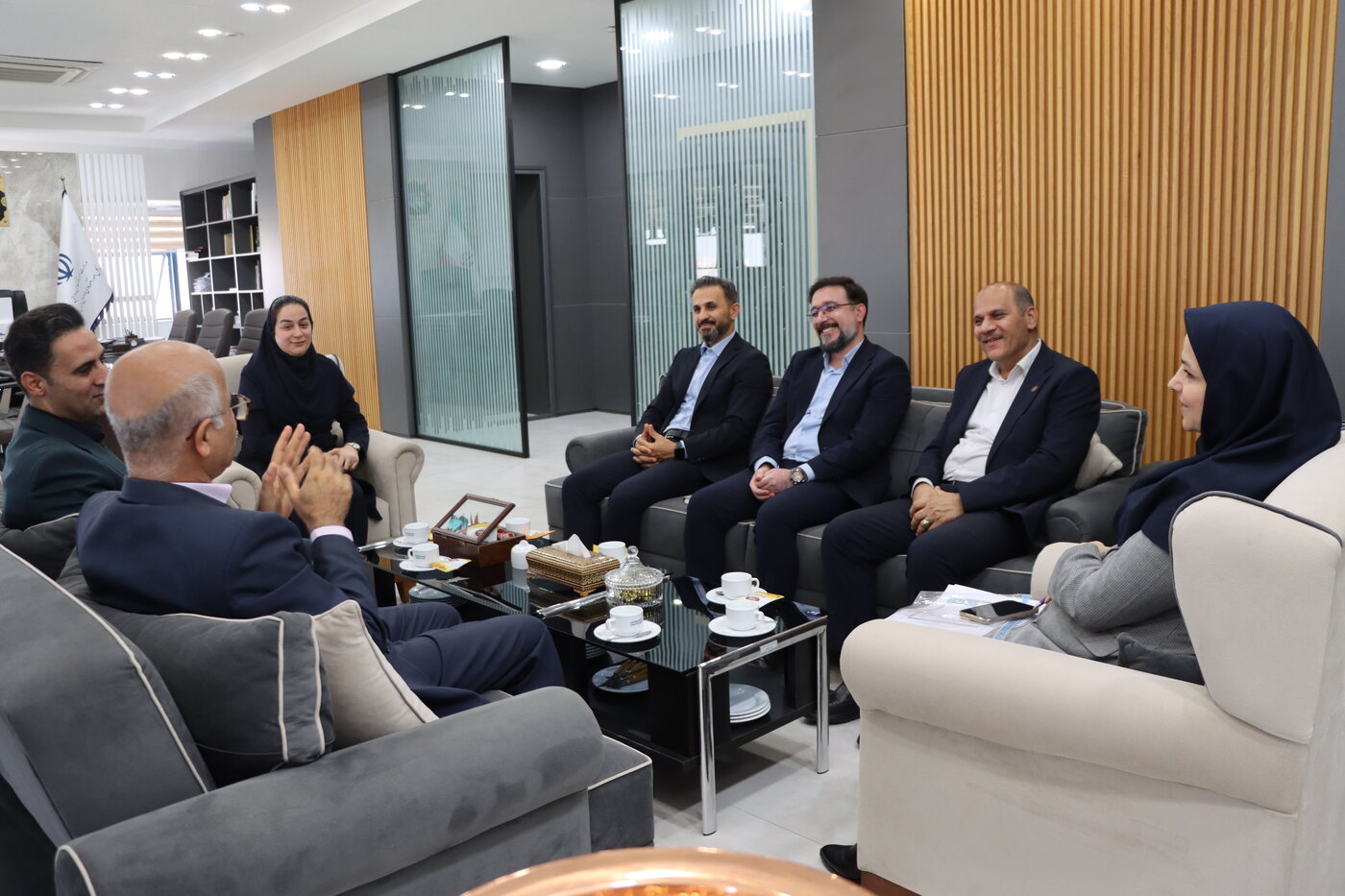 دیدار مدیرکل امور اقتصادی و دارایی استان بوشهر با مدیر شرکت بیمه البرز شعبه بوشهر