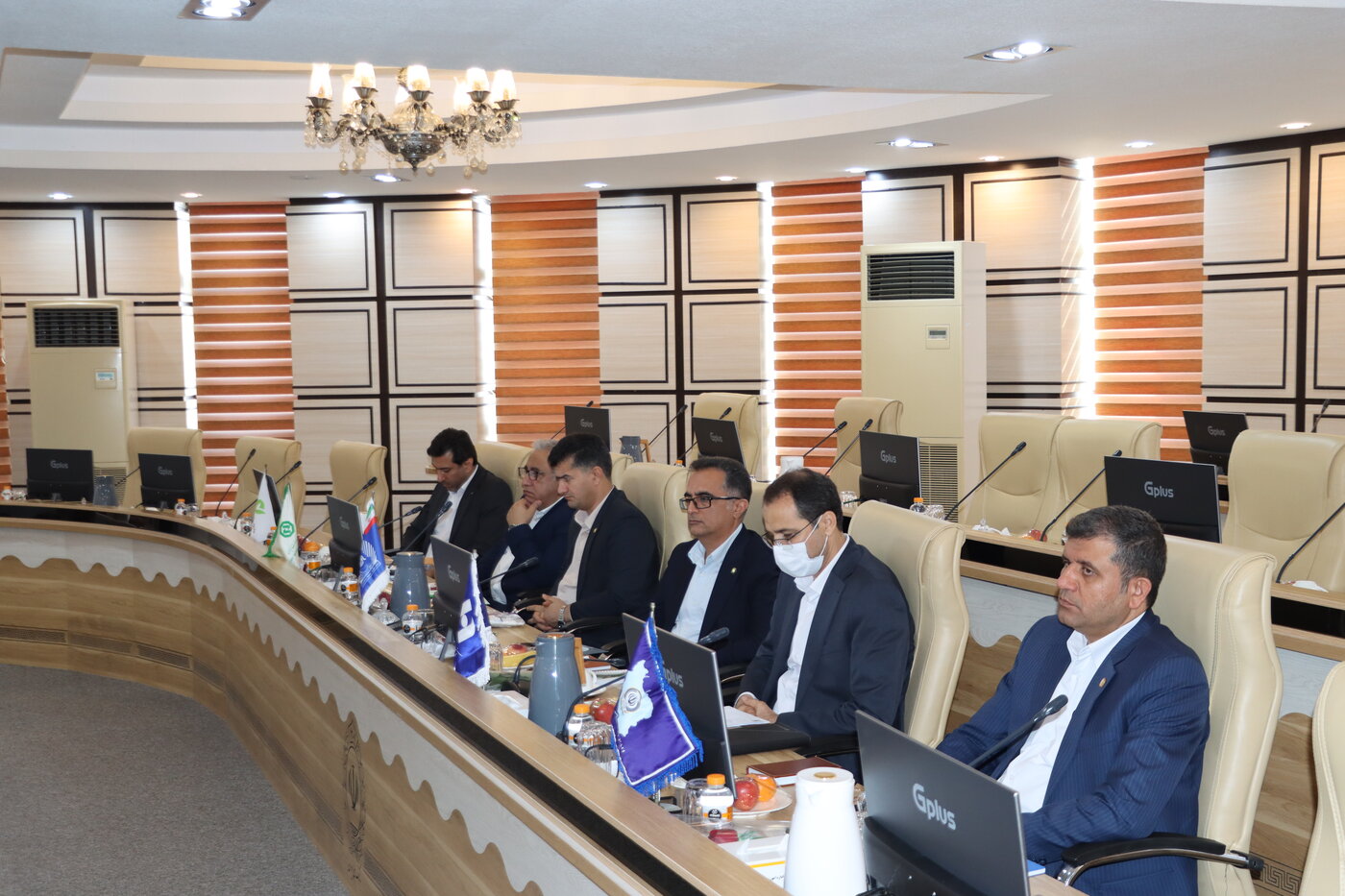 نشست شورای هماهنگی بانکهای استان بوشهر با حضور معاون اقتصادی استاندار برگزار شد