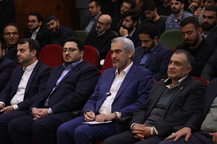 حضور وزیر اقتصاد در دانشگاه صنعتی شریف به مناسبت روز دانشجو