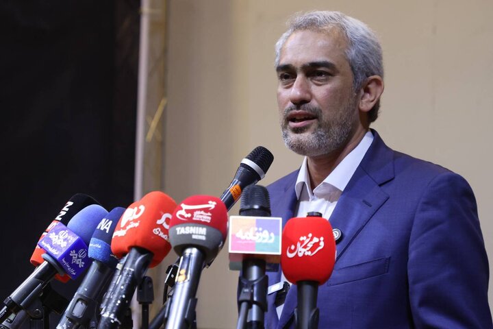 حضور وزیر اقتصاد در دانشگاه صنعتی شریف به مناسبت روز دانشجو