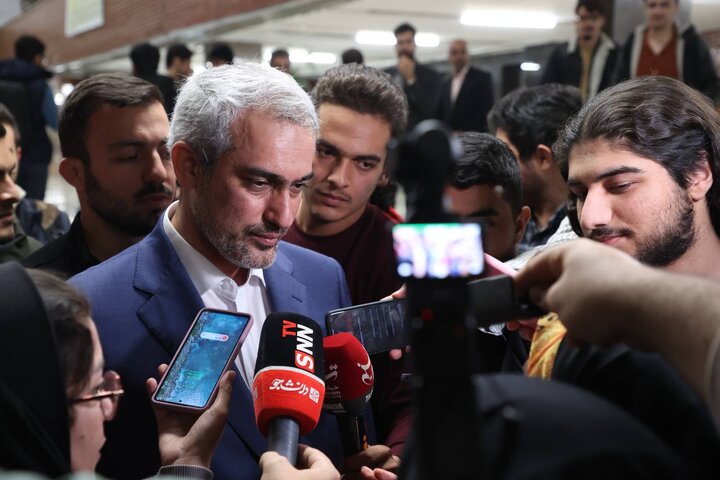 حضور وزیر اقتصاد در دانشگاه صنعتی شریف به مناسبت روز دانشجو