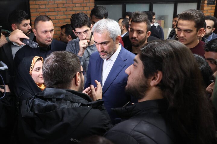 حضور وزیر اقتصاد در دانشگاه صنعتی شریف به مناسبت روز دانشجو