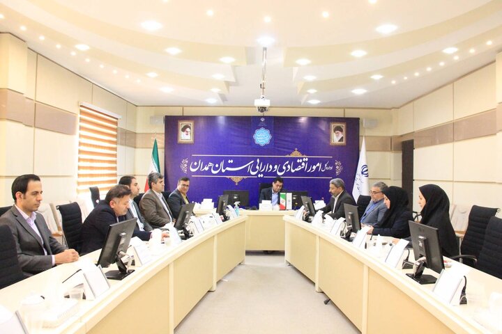 برگزاری آیین تقدیر از همکاران توانخواه اداره کل امور اقتصادی و دارایی استان همدان به مناسبت روز جهانی معلولین
