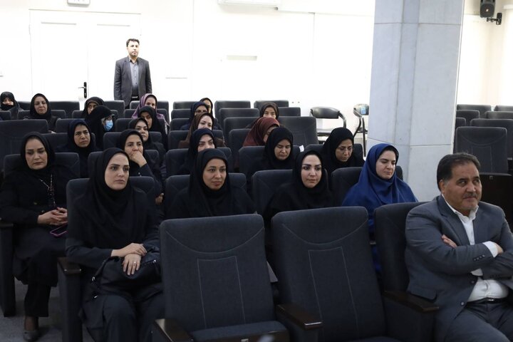 برگزاری مراسم ولادت حضرت فاطمه(س) و روز زن در اداره کل امور اقتصادی و دارایی خراسان رضوی