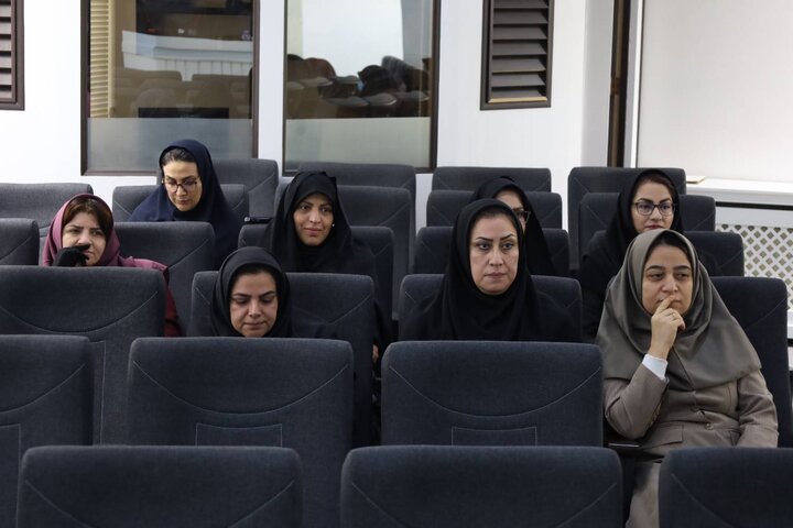 برگزاری مراسم ولادت حضرت فاطمه(س) و روز زن در اداره کل امور اقتصادی و دارایی خراسان رضوی