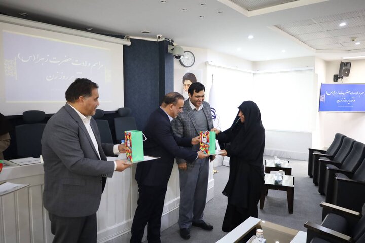 برگزاری مراسم ولادت حضرت فاطمه(س) و روز زن در اداره کل امور اقتصادی و دارایی خراسان رضوی