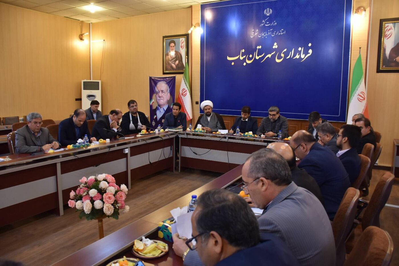 فعالان اقتصادی سپردههای خود را به داخل استان هدایت کنند