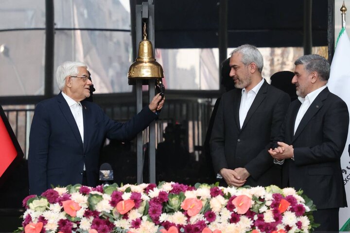 آیین نواختن زنگ معاملات بورس