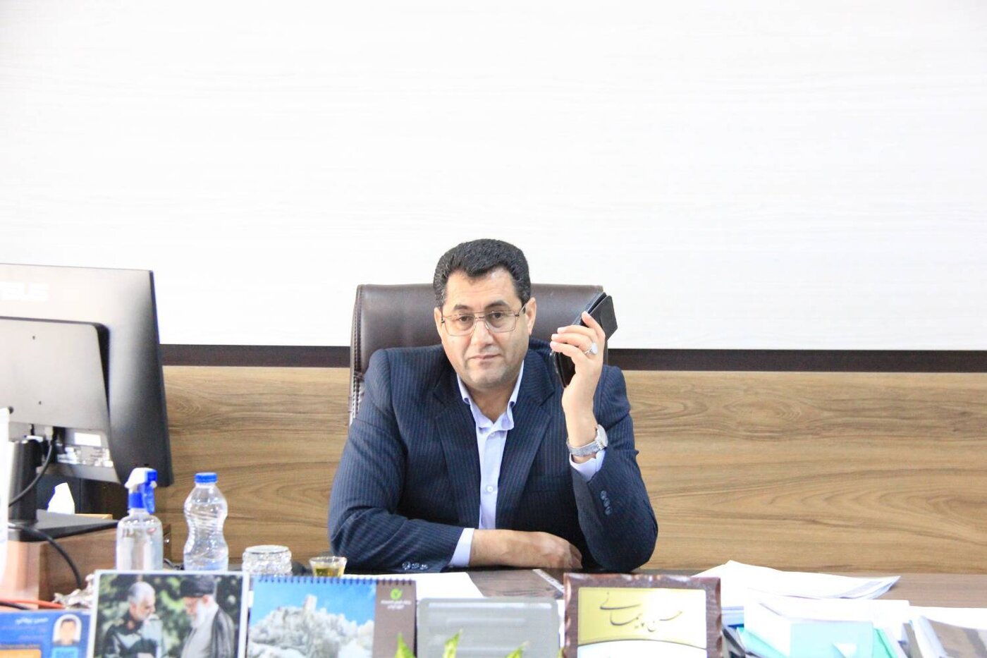 گفتگوی تلفنی حسن پیمانی نماینده وزیر و مدیرکل امور اقتصادی و دارایی استان همدان با برنامه دریچه رادیوی مرکز همدان