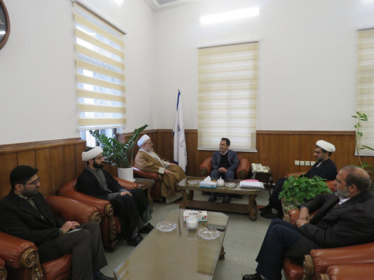 استان فارس- نشست سرپرست اداره کل امور اقتصادی و دارایی استان فارس با بازرسان دارالقرآن کل کشور