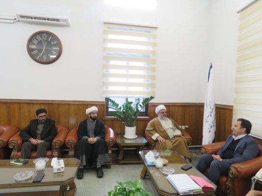 استان فارس- نشست سرپرست اداره کل امور اقتصادی و دارایی استان فارس با بازرسان دارالقرآن کل کشور