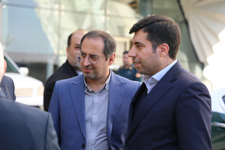 بازدید دکتر حیدری از گروه انتخاب اصفهان