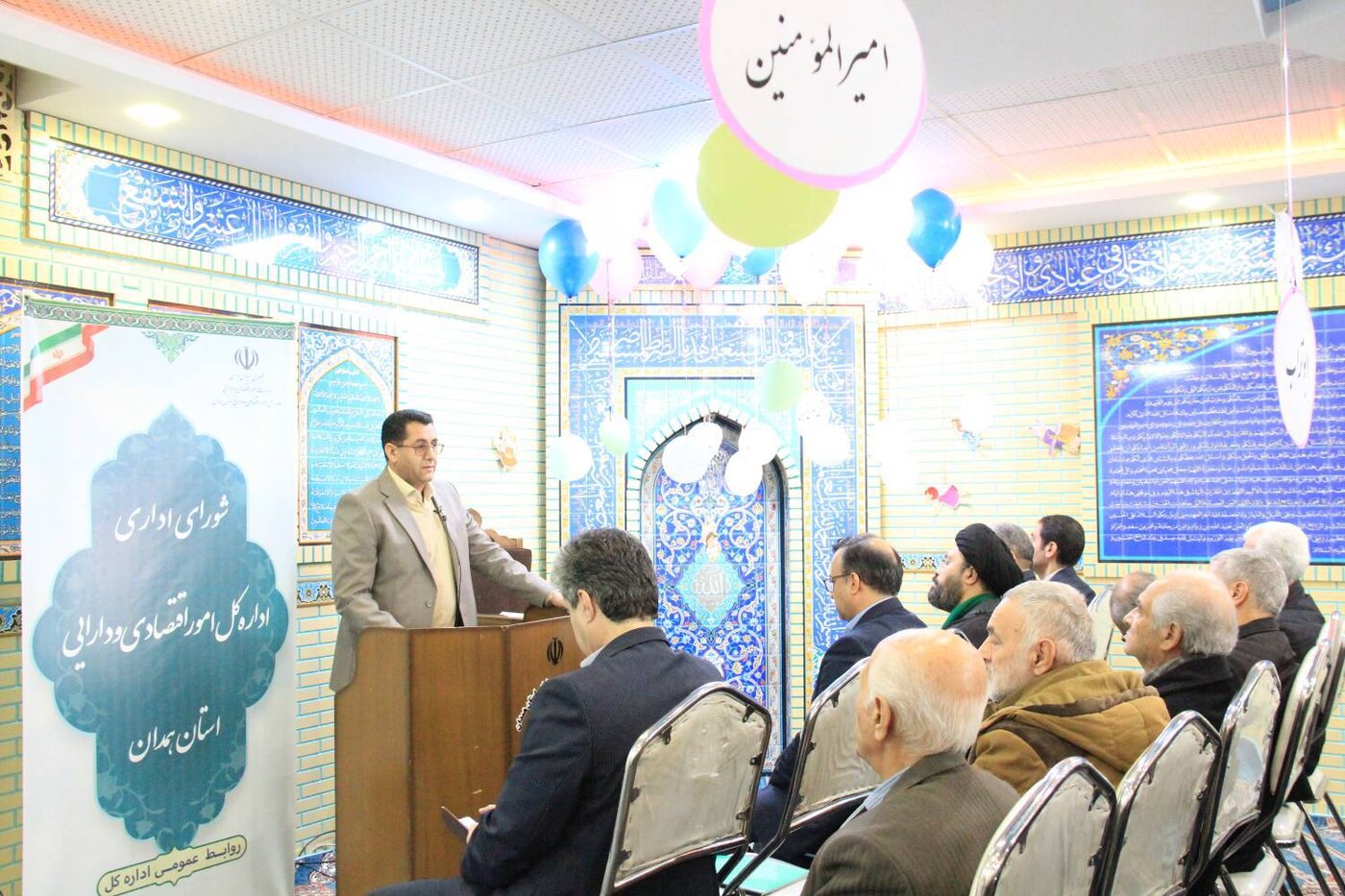 تکریم ارباب رجوع در اولویت کاری همکاران قرار گیرد