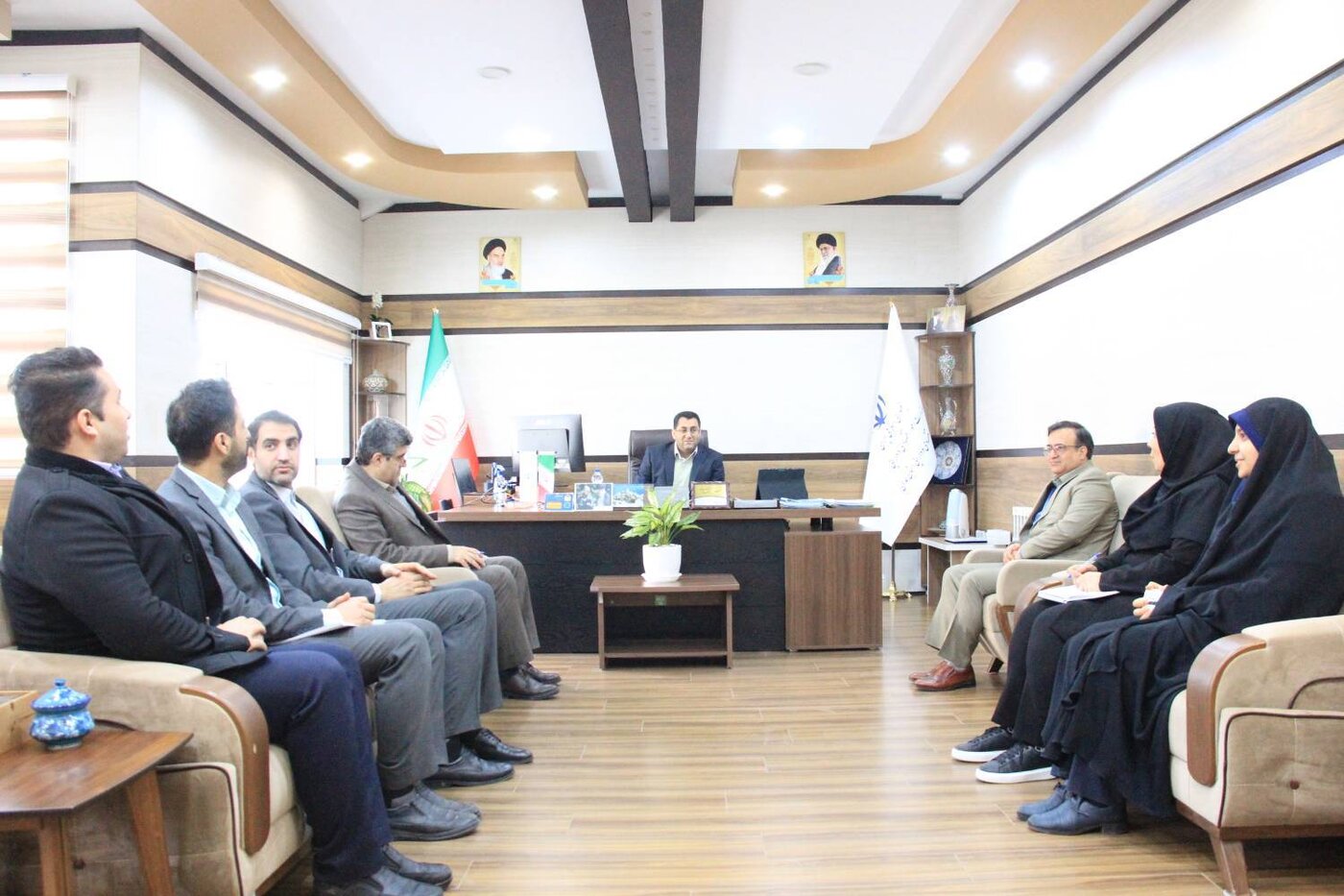 تجلیل همکاران هسته گزینش اداره کل امور اقتصادی و دارایی استان