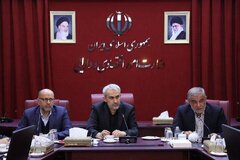 صاحبان کسب و کار مقررات مزاحم را به هیئت مقررات زدایی گزارش کنند