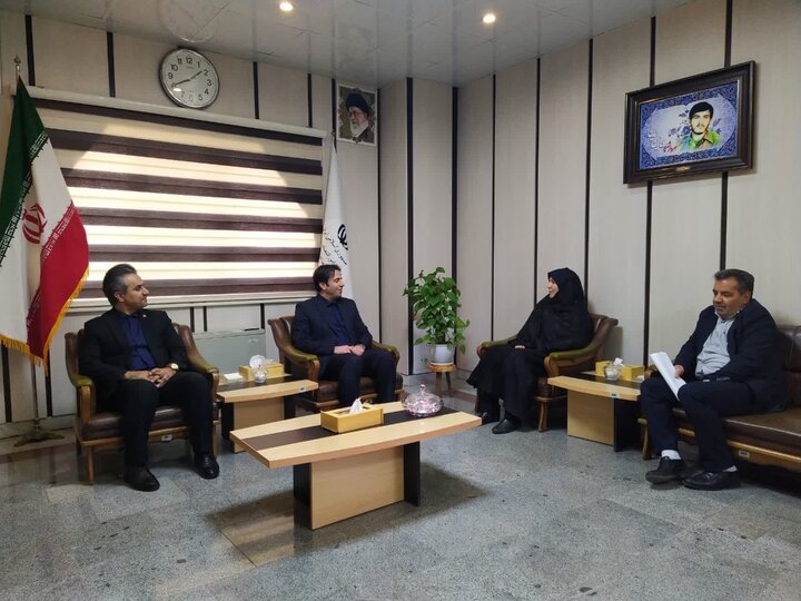 دیدار رئیس و دبیر سندیکای بیمه با مدیرکل امور اقتصادی و دارایی استان