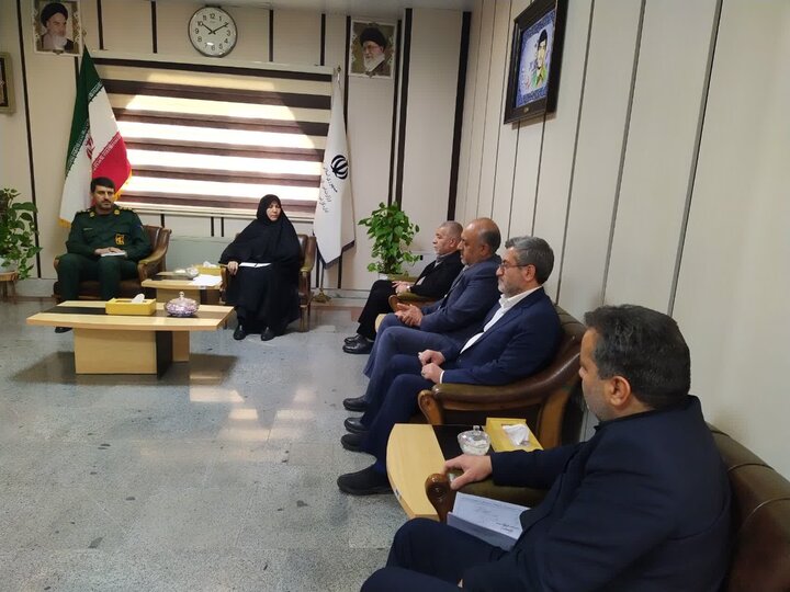 دیدار فرمانده سازمان بسیج ادارات با مدیرکل امور اقتصادی و دارایی استان