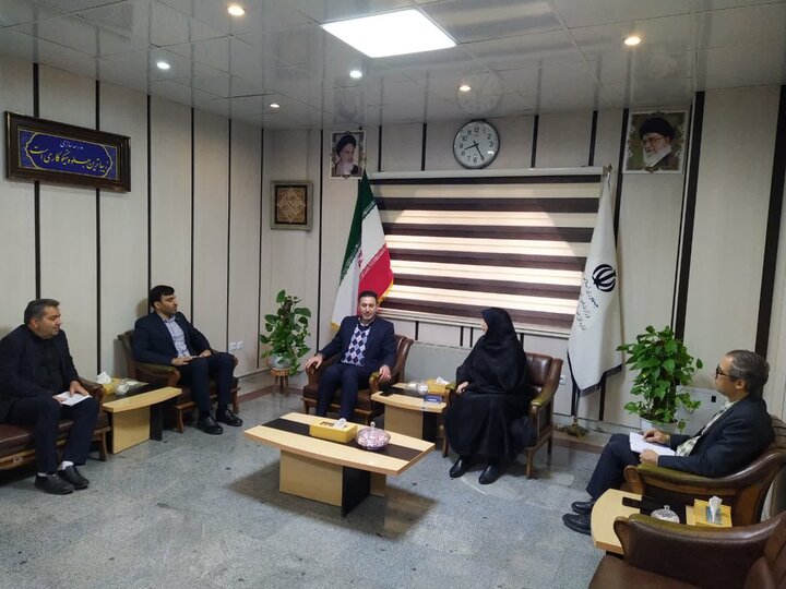دیدار مدیر امور شعب بانک رفاه با مدیرکل امور اقتصادی و دارایی استان