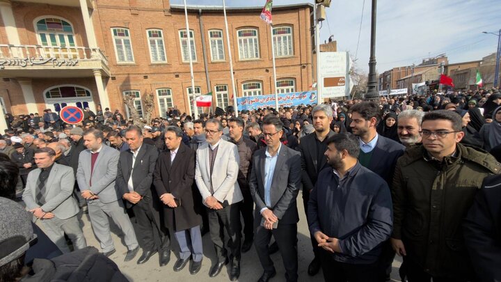 حضور پرشور مجموعه امور اقتصادی و دارایی آذربایجان‌غربی در اجتماع سراسری همبستگی ملی در محکومیت اقدامات تروریستی اخیر