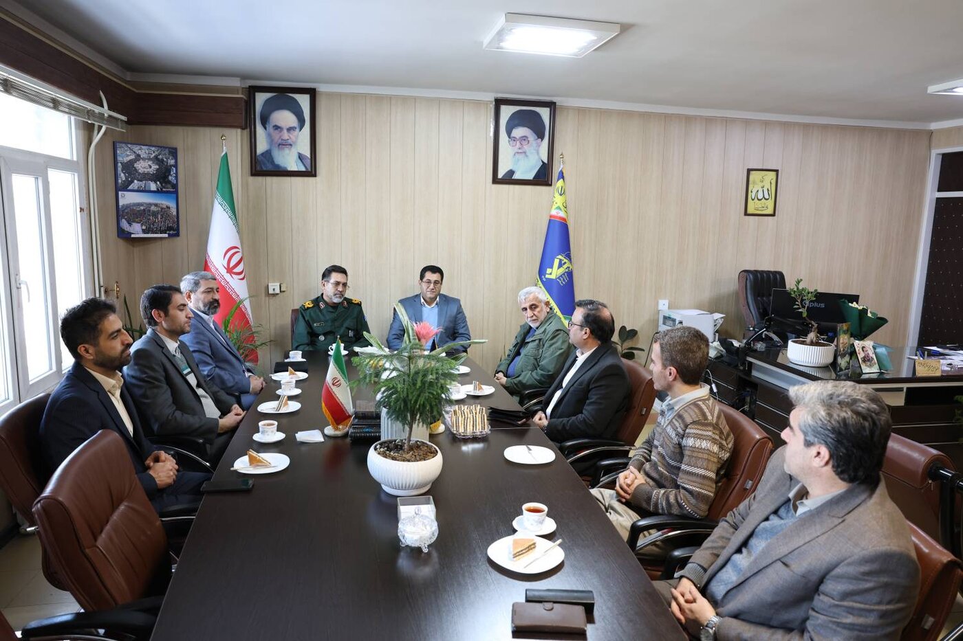 دیدار نماینده وزیر اقتصاد در استان با فرمانده سپاه