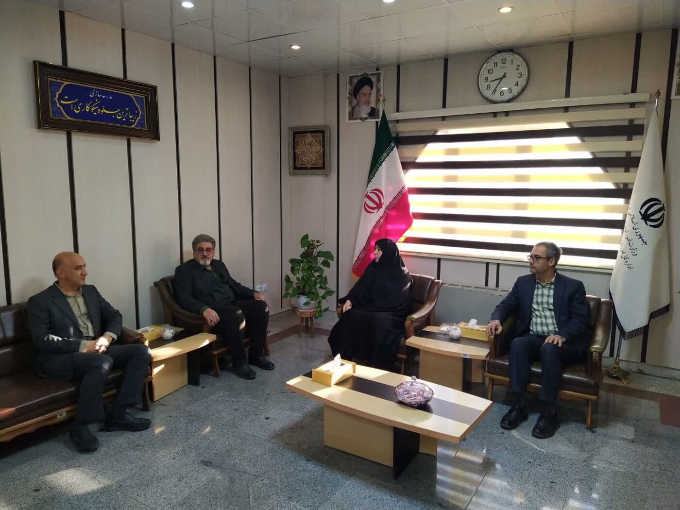 دیدار مدیرکل امور اقتصادی و دارایی با مدیرعامل شرکت توسن دارو