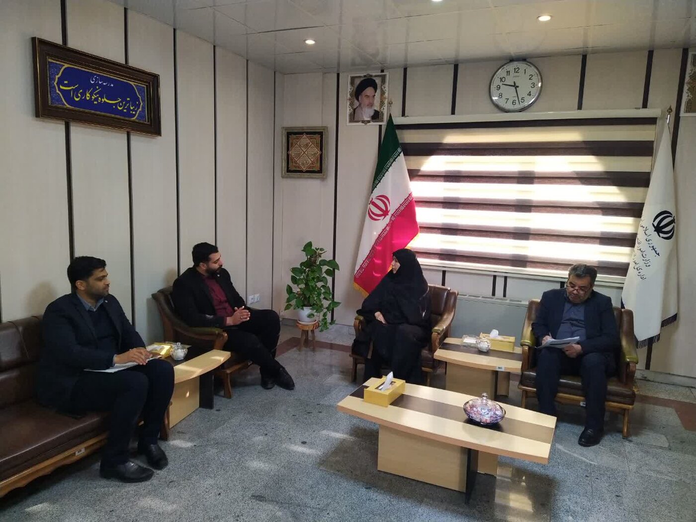 دیدار مدیرکل امور اقتصادی و دارایی با مدیر بیمه خسارت های بدنی استان