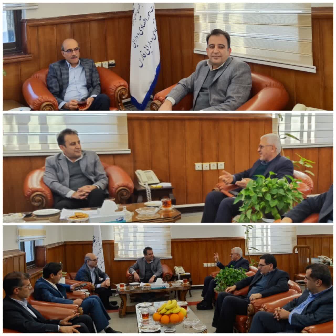 نشست مشترک سرپرست اداره کل امور اقتصادی و دارایی استان فارس با اساتید دانشگاه شیراز