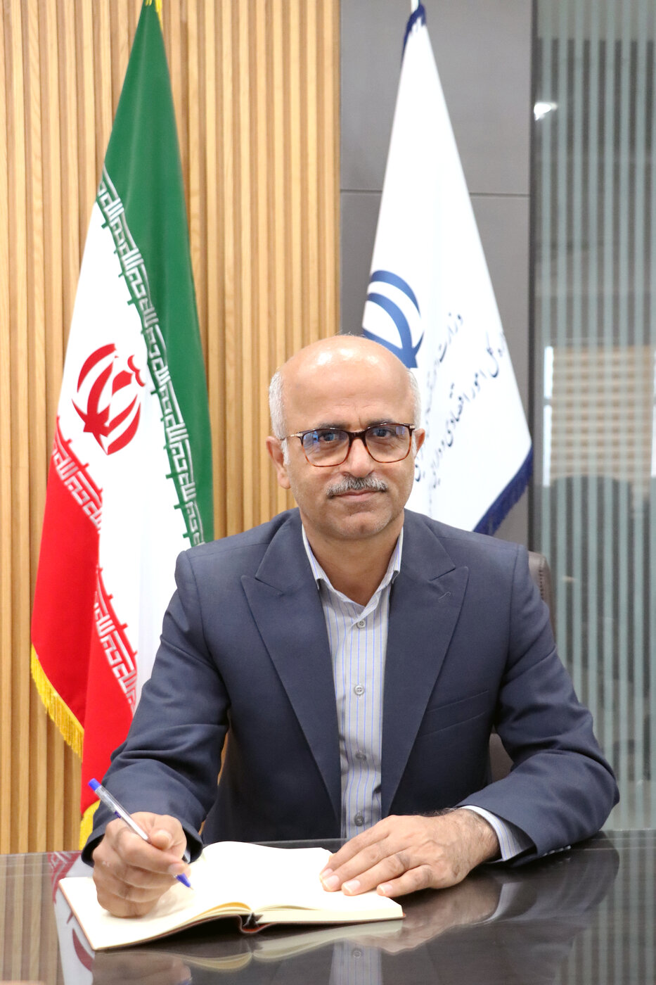 پیام مدیرکل امور اقتصادی و دارایی استان بوشهر به مناسبت ۲۲ بهمن