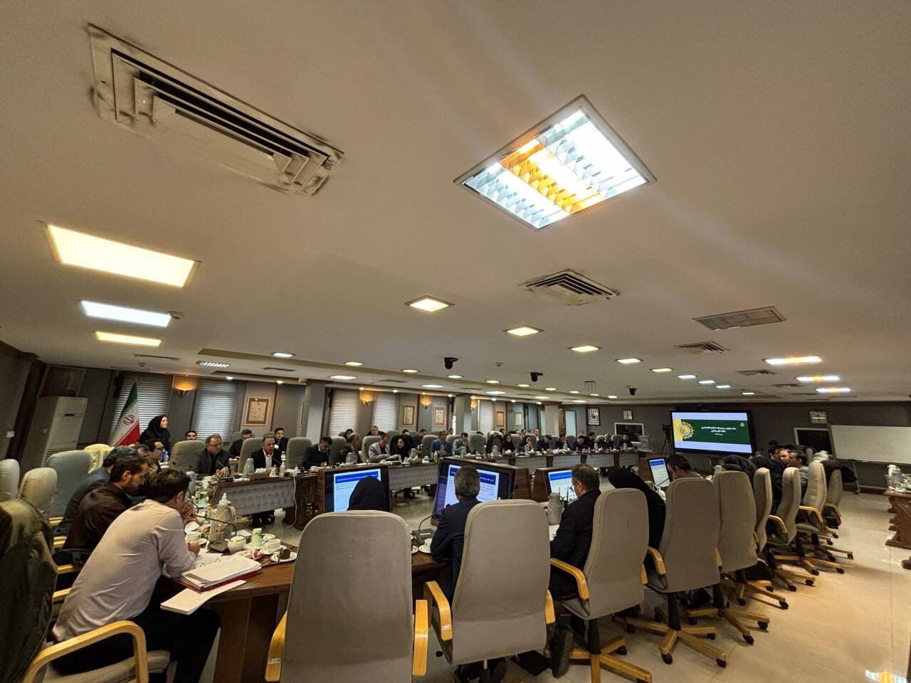 پایش و ارزیابی برنامه اصلاح نظام اداری دولت چهاردهم در بانک‌های دولتی