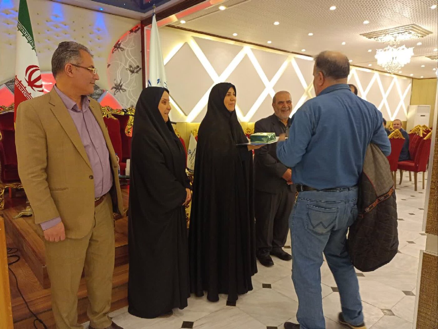 جشن «فجرانه ـ شعبانیه» اداره کل با حضور کارکنان و بازنشستگان برگزار شد
