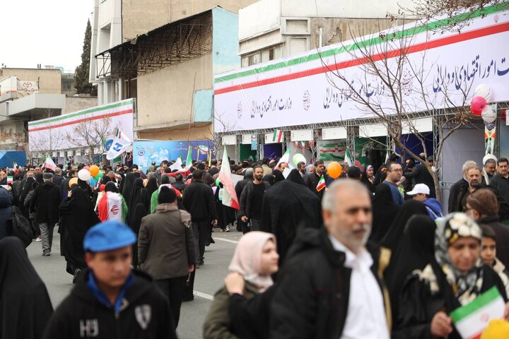 برپایی غرفه های وزارت اقتصاد در مسیر راهپیمایی ۲۲ بهمن