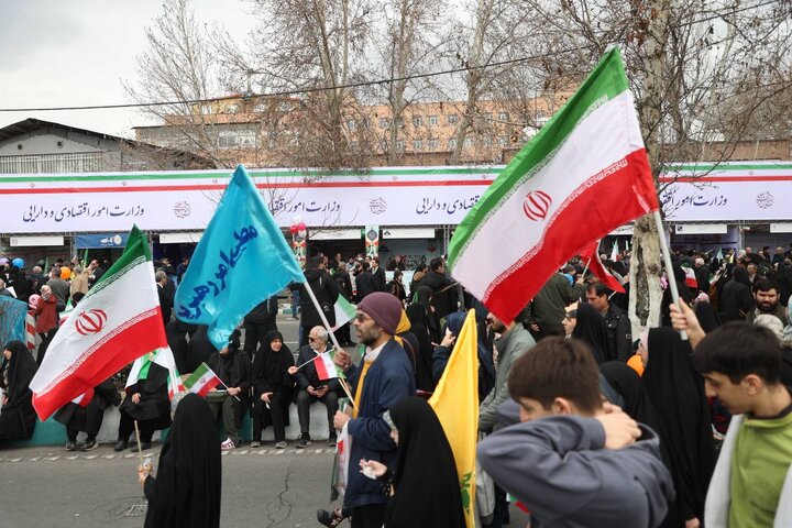 برپایی غرفه های وزارت اقتصاد در مسیر راهپیمایی ۲۲ بهمن