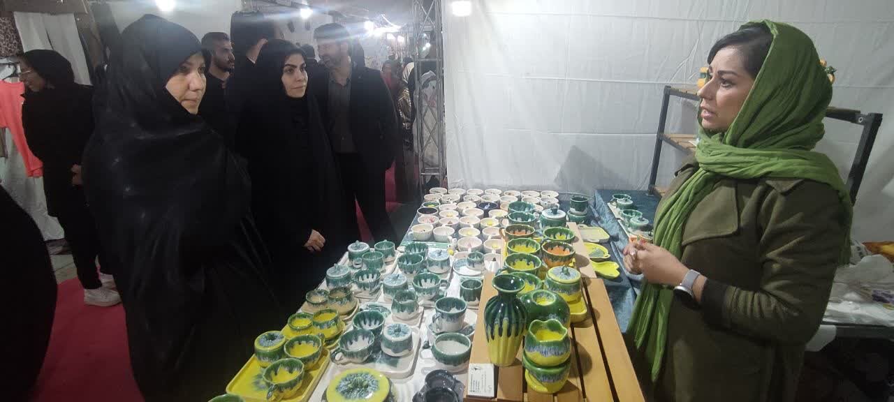بازدید مدیرکل امور اقتصادی و دارایی از نمایشگاه مشاغل خرد حمایتی
