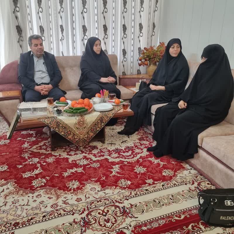 دیدار با خانواده محترم شهدا: دیدار با همسر شهید" حاج محمود احمدی تبار"