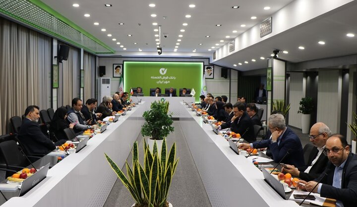 استفاده از ابزار نوین بانکی به حل مسایل بنگاه های اقتصادی کمک می کند