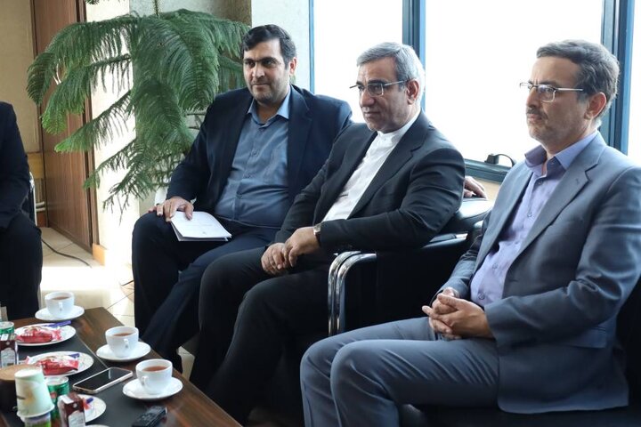 بازدید استان خراسان رضوی از مرکز خدمات سرمایه گذاری استان