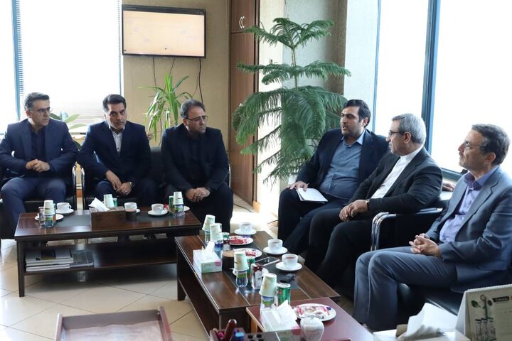 بازدید استان خراسان رضوی از مرکز خدمات سرمایه گذاری استان