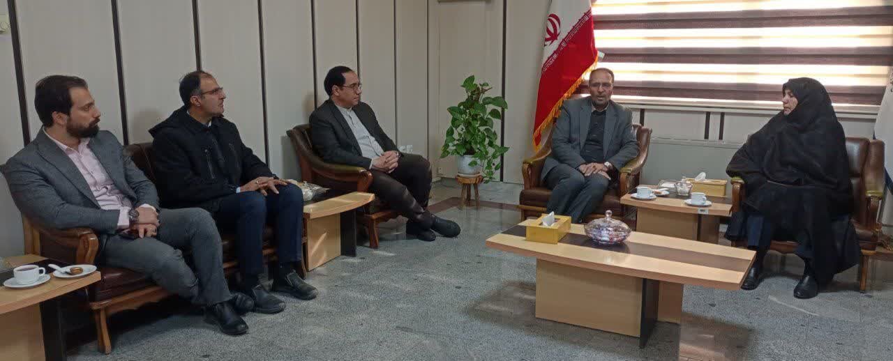 دیدار معاون پشتیبانی اداره کل آموزش و پرورش قم با مدیر کل امور اقتصادی و دارایی استان