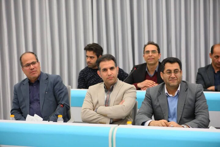 نشست استاندار همدان با شرکت‌های دانش‌بنیان در پارک علم و فناوری برگزار شد