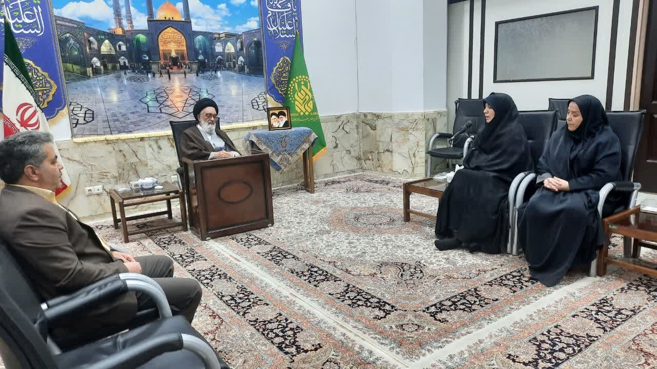 دیدار مدیر کل امور اقتصای و دارایی قم با آیت‌الله سعیدی امام جمعه و تولیت آستان مقدسه حضرت فاطمه معصومه علیهاسلام