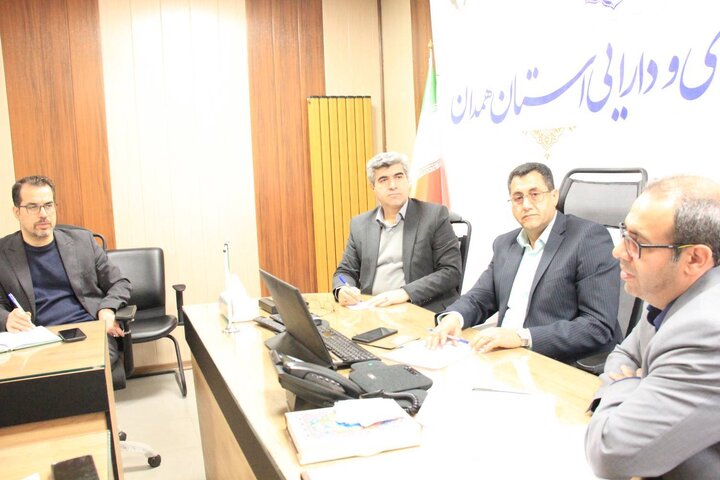 چهل و ششمین جلسه کمیته استانی تبصره ۱۸ به ریاست مدیرکل امور اقتصادی و دارایی و با حضور رئیس پارک علم و فناوری همدان برگزار شد