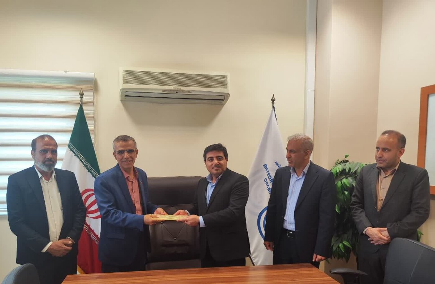 آیین معارفه ذیحساب جدید اداره کل هواشناسی استان