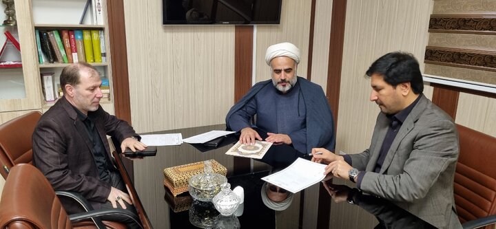 دیدار مدیرکل امور اقتصادی و دارایی استان البرز با مدیر ستاد اقامه نماز استان و امضای تفاهم نامه ستاد اقامه نماز و اداره کل امور اقتصادی و دارایی در سال 1405(اداره کل امور اقتصادی و دارایی البرز-1405/4/7)