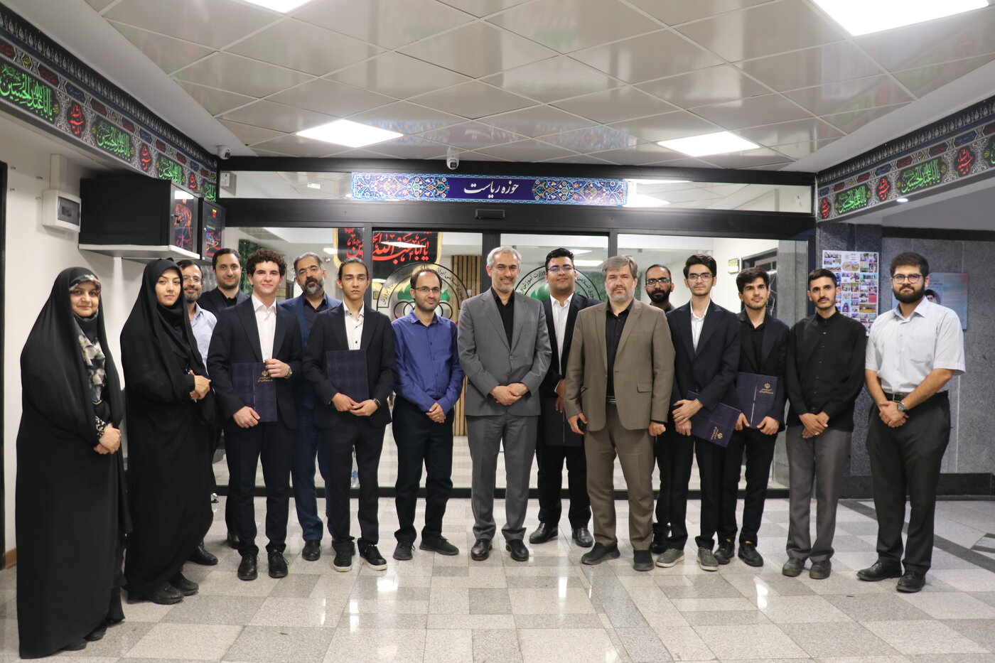 دیدار وزیر اقتصاد با اعضای تیم اعزامی کشورمان به المپیاد جهانی اقتصاد