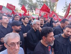 حضور وزیر اقتصاد در مراسم تشییع رهبر شهید انقلاب در مشهد مقدس