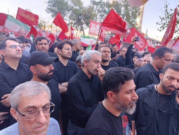 حضور وزیر اقتصاد در مراسم تشییع رهبر شهید انقلاب در مشهد مقدس