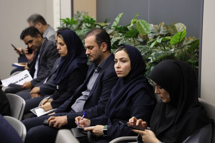 نهمین جلسه هماهنگی و بررسی عملکرد موسسات عامل در پرداخت تسهیلات حمایت از حفظ اشتغال بنگاه های اقتصادی در شرایط اضطرار