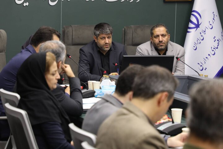 نهمین جلسه هماهنگی و بررسی عملکرد موسسات عامل در پرداخت تسهیلات حمایت از حفظ اشتغال بنگاه های اقتصادی در شرایط اضطرار
